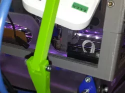 Support Caméra IP HD HEDEN sur côté gauche de la K8400