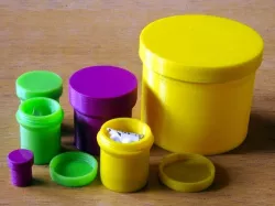 customizable round box with threaded lid