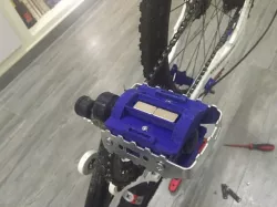 Universal Clipless Pedal And Shoes (Magnetic System)