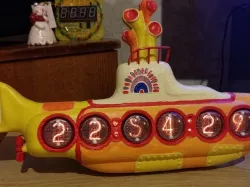 Yellow Submarine Nexie clock IN-4 lamp