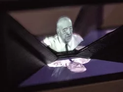 Neat Holographic Pyramid