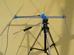 Ultraportable Yagi-Uda antenna for VHF/UHF