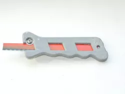 Hacksaw blade handle