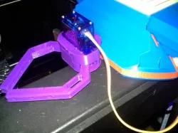 Snap Together Robotic Claw with Grip Pads!