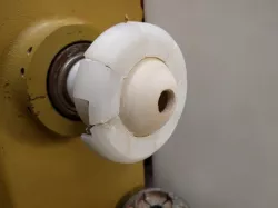 Ball chuck jaws