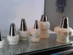 Frosting tips nut & bolt kit