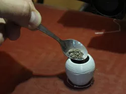 Maraca with paused addition of sand