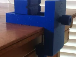 Desk Vice: Versatile & Strong