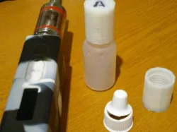 E-cig bottle lid