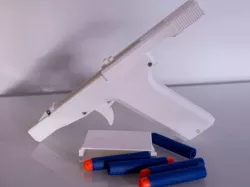 Nerf pistol with clip