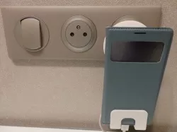 Vertical phone holder for charging / Phone holder for charging