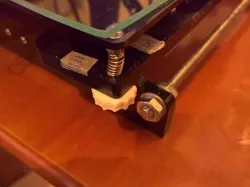 Bed leveling nut