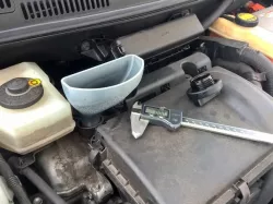 Oil Funnel Toyota Prius 2006