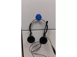 Magnetic hexagonal headset holder