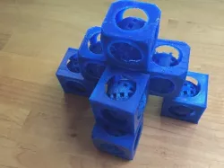 Present: movable ball in a cube made with tinkercad with tutorial