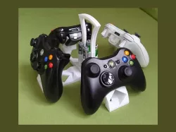 4 Xbox Controllers Stand