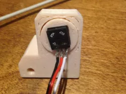InMoov Omoplate Square Pot Adapter for PivPotholderV2.stl