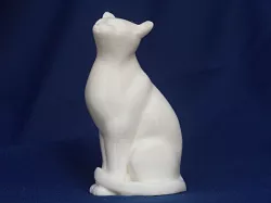 Jean Gordon's carvings Cat sitting