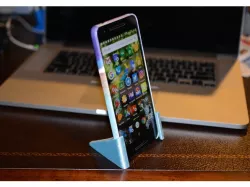 MkrClub.com Nexus6P and iPhone 6 plus Phone Stand