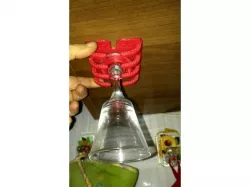 Modular support goblets under kitchen shelf