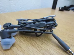 The Easy Earbud Wrapper