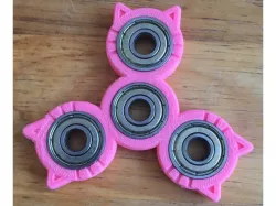 Triple cat spinner