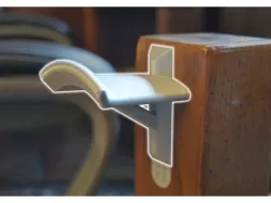 Command Strip Headphone Holder (Simple and Sturdy)