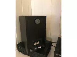Loudspeaker wall bracket