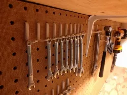 Pegboard hook system