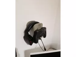 Steam stand for headphone and controller
