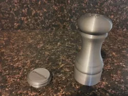 Salt shaker (OpenSCAD)
