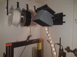 wall connector for fume extractor