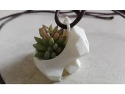 Low Poly Bulbasaur Necklace