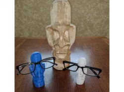 Yorick Statue & Glasses Holder