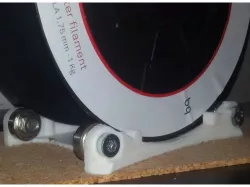 Roller Filament Spool Holder with smaller ground in right scale