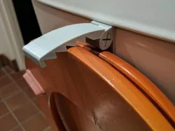 Bog Seat keeper-upper Mk2