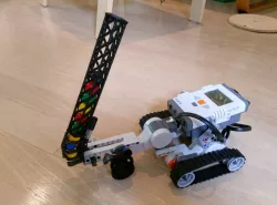Extended ball chute for Lego Mindstorms