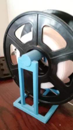 freestanding filament holder