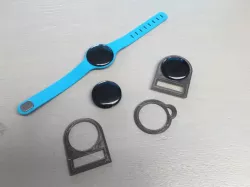 Bracket (holder) for BLE (bluetooth low energy) / iBeacon wristband type trackers
