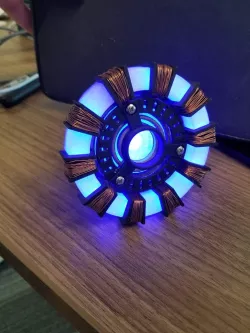 Iron Man Arc Reactor USB-Powered