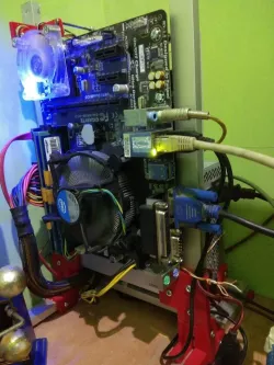 Stand Open PC Case