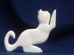 Jean Gordon's carving Cat Bookend