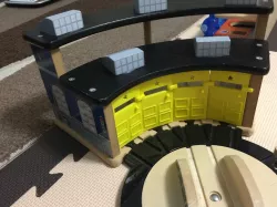 Thomas Train / Imagination wood track roundhouse