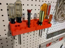 Screwdriver holder for pegboard
