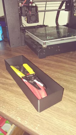 SIMPLE TOOL BOX 