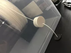 Very clean and tight filament feeder