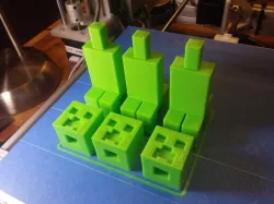 2-piece Minecraft creeper