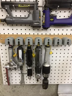 Air tool quick connect hanger bracket