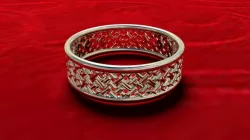 Ring / infinite knot