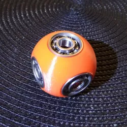Spinning ball fidget